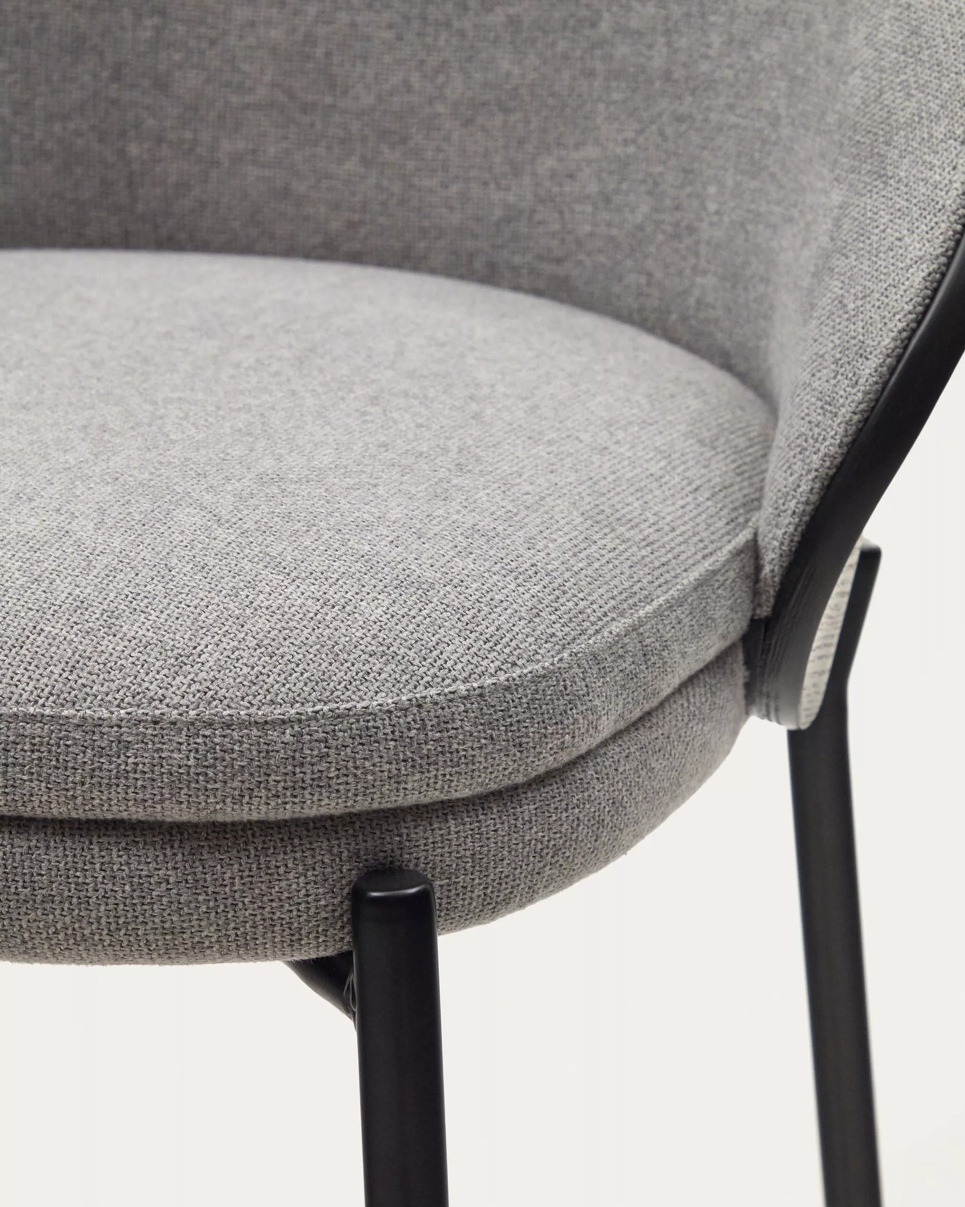 Барный стул La Forma Eamy светло-серый черная отделка