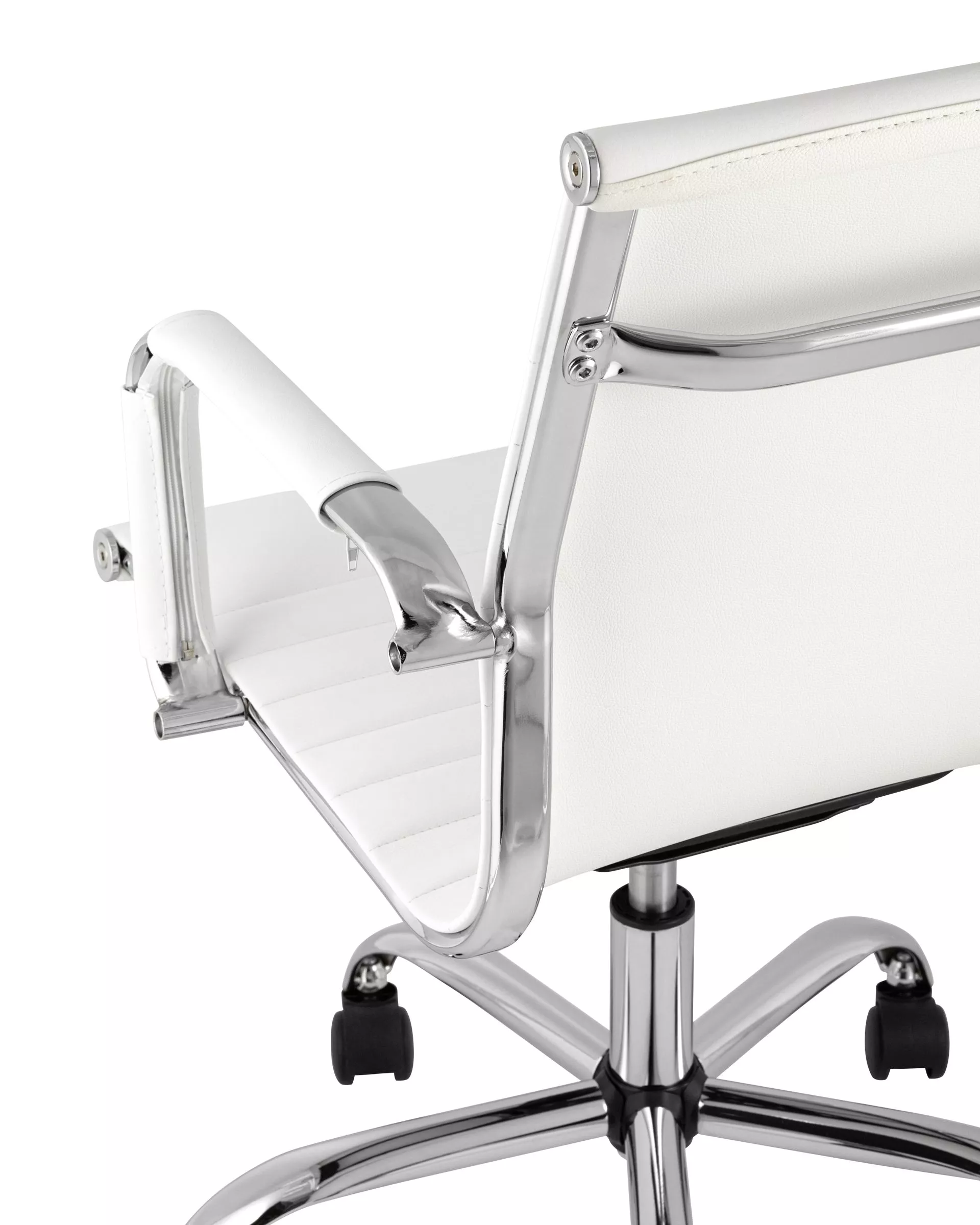 Белое офисное кресло TopChairs City S экокожа хром