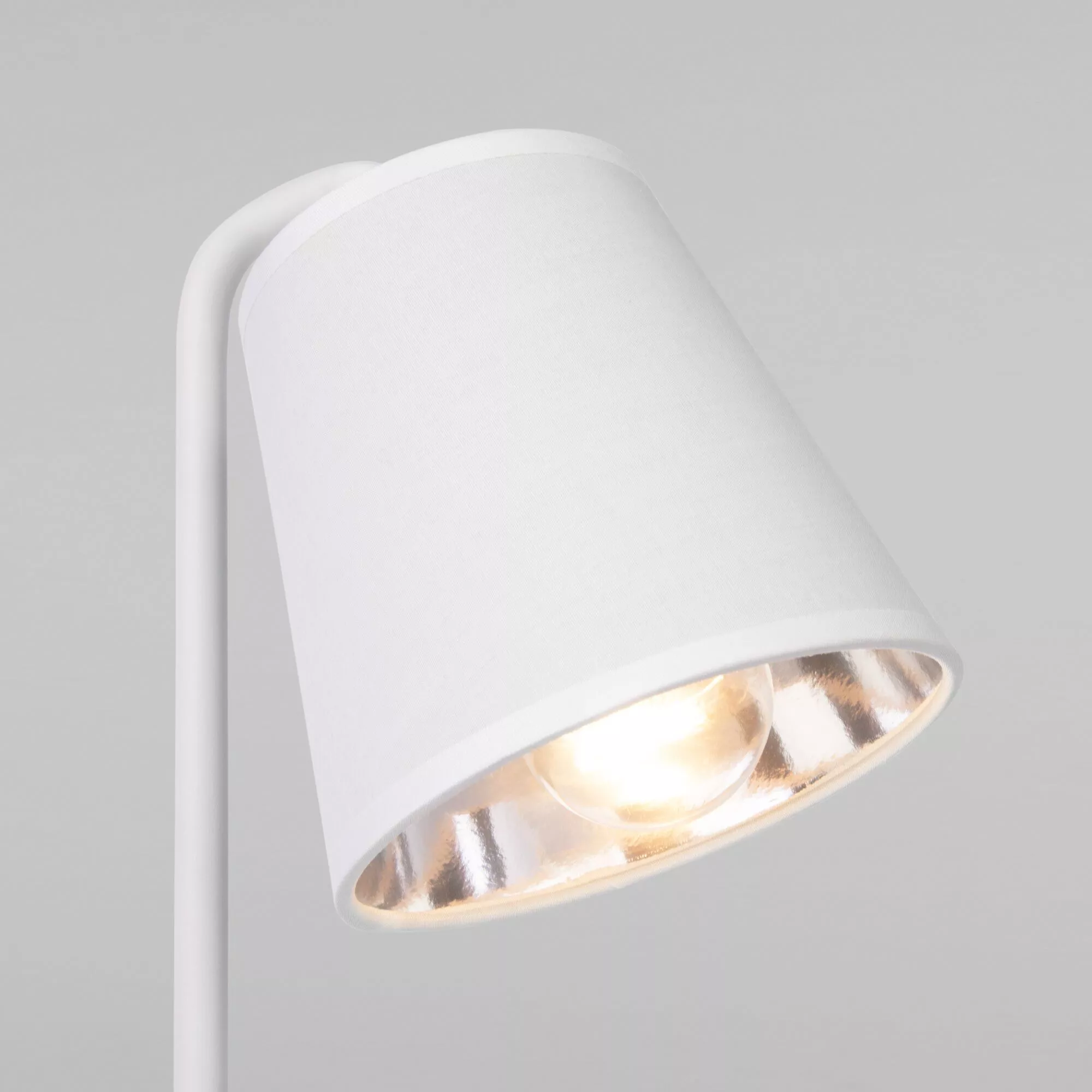 Лампа настольная Eurosvet Montero 01134/1 белый
