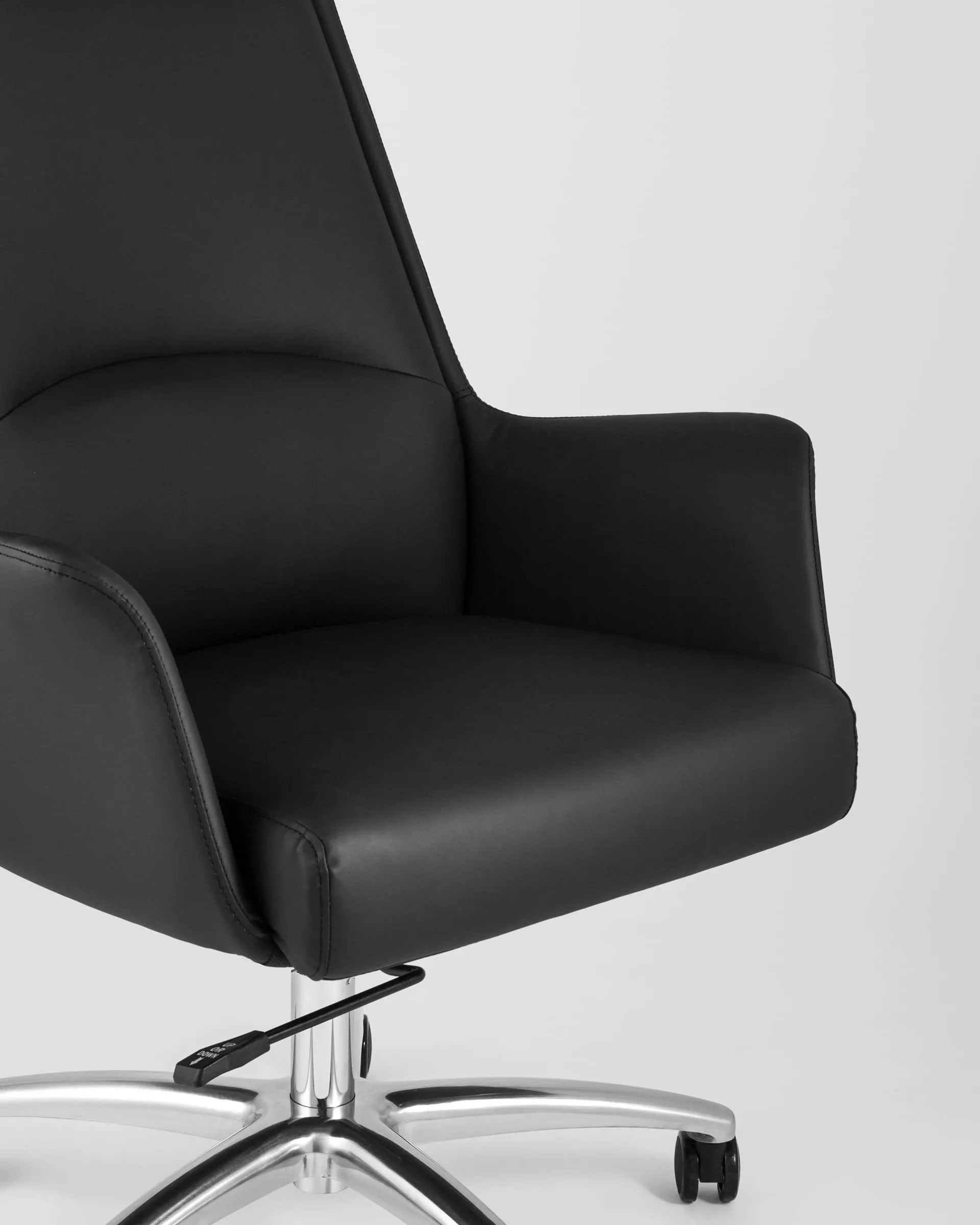 Кресло руководителя TopChairs Viking усиленное до 200 кг черное