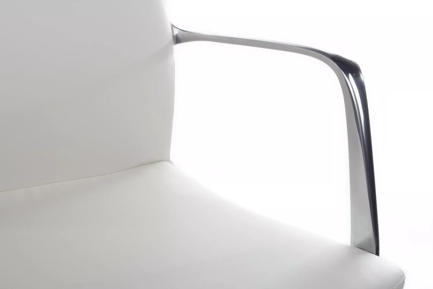 Кресло RIVA DESIGN Plaza-M (FK004-В12) белый