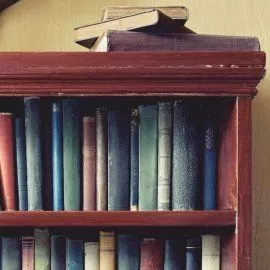 Как хранить книги: выбираем правильный книжный шкаф