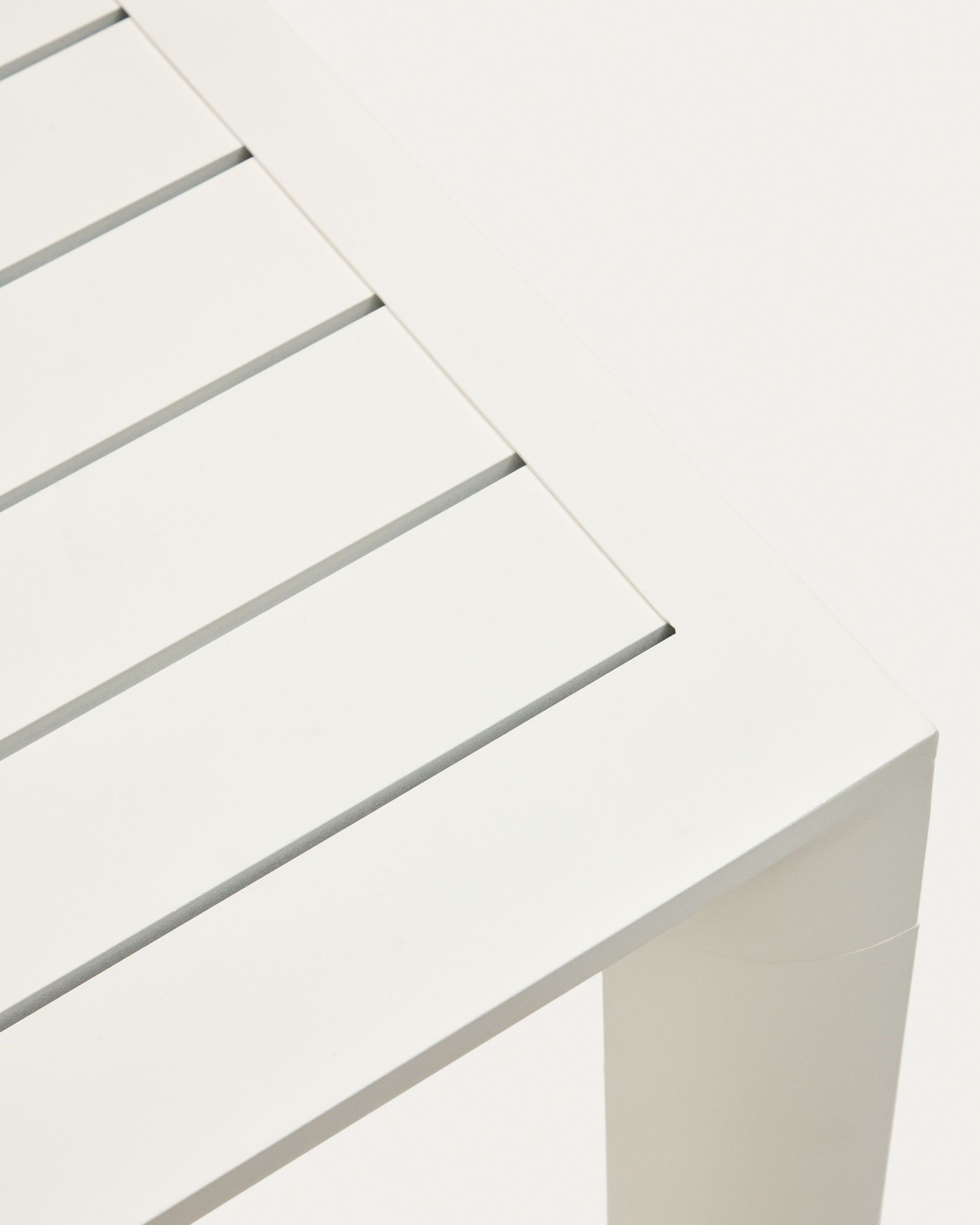 Барный стол La Forma Culip с порошковым покрытием белого цвета 150 х 77