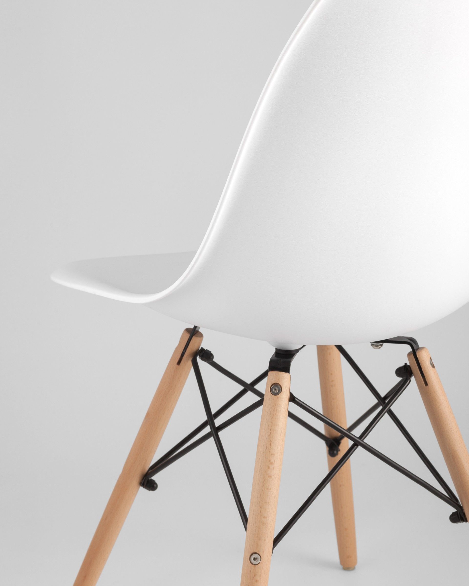 Стул Eames DSW белый