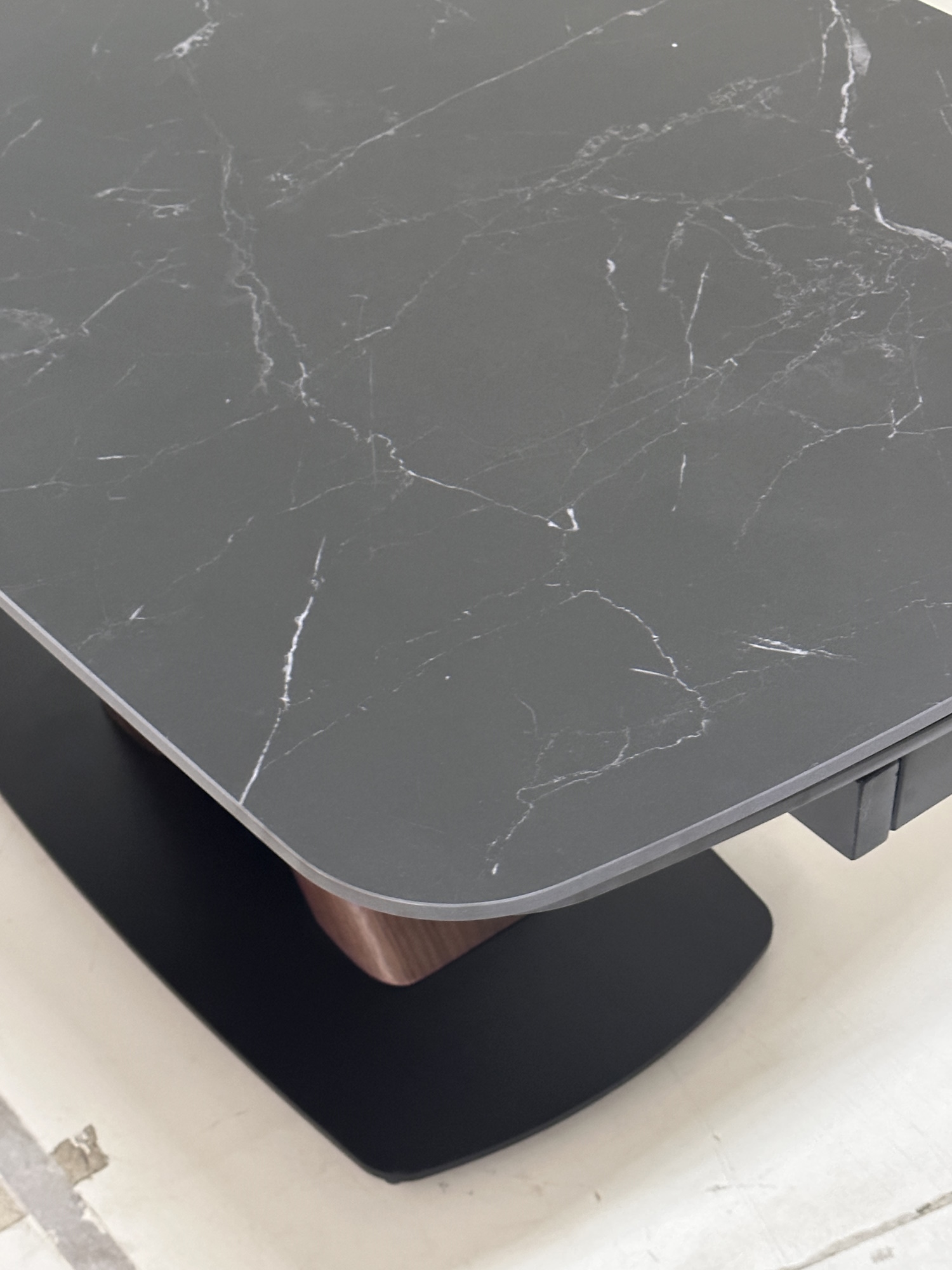 Стол BLANCO 160 MATT BLACK MARBLE SOLID CERAMIC / Орех