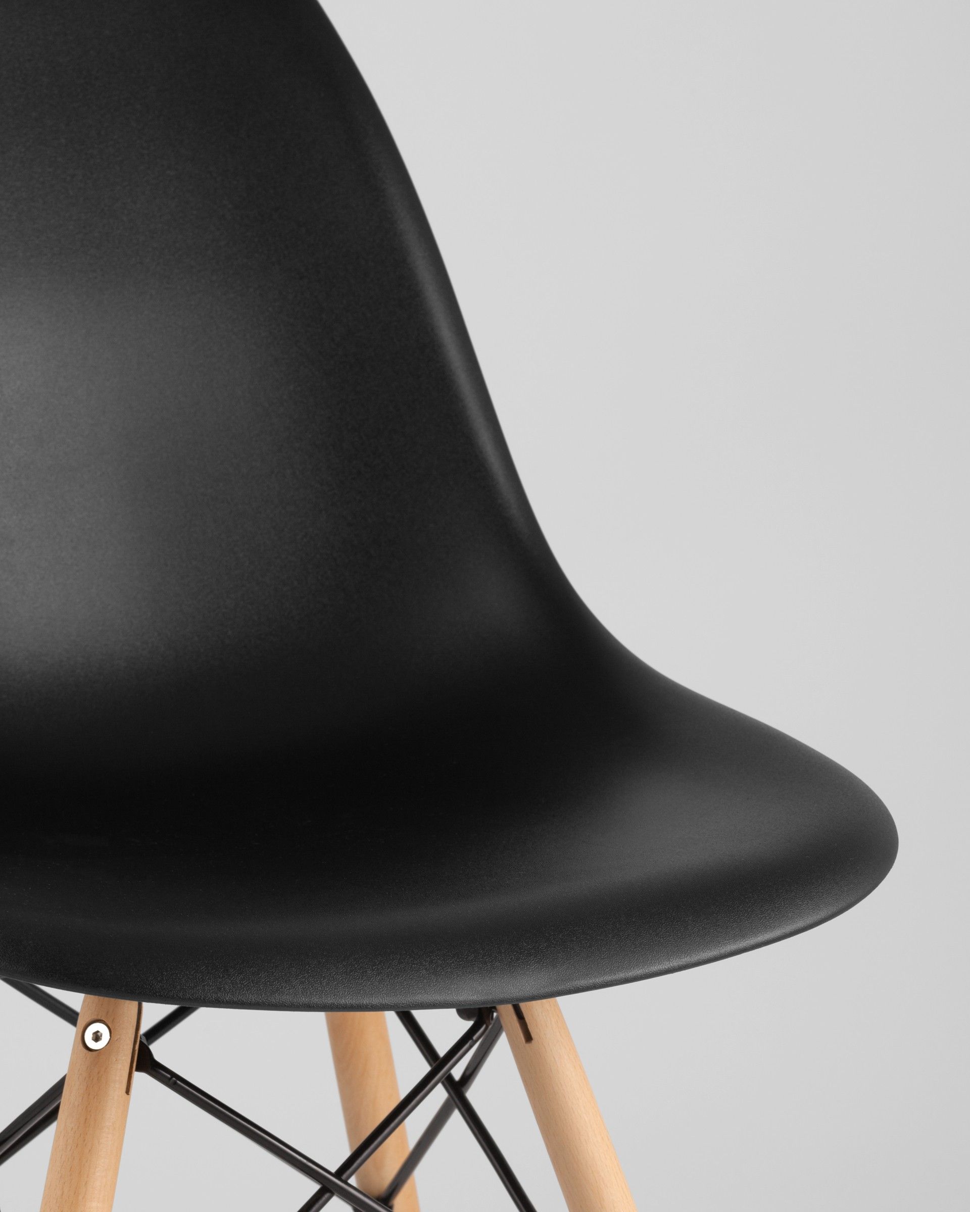 Комплект стульев Eames Style DSW черный x4 шт