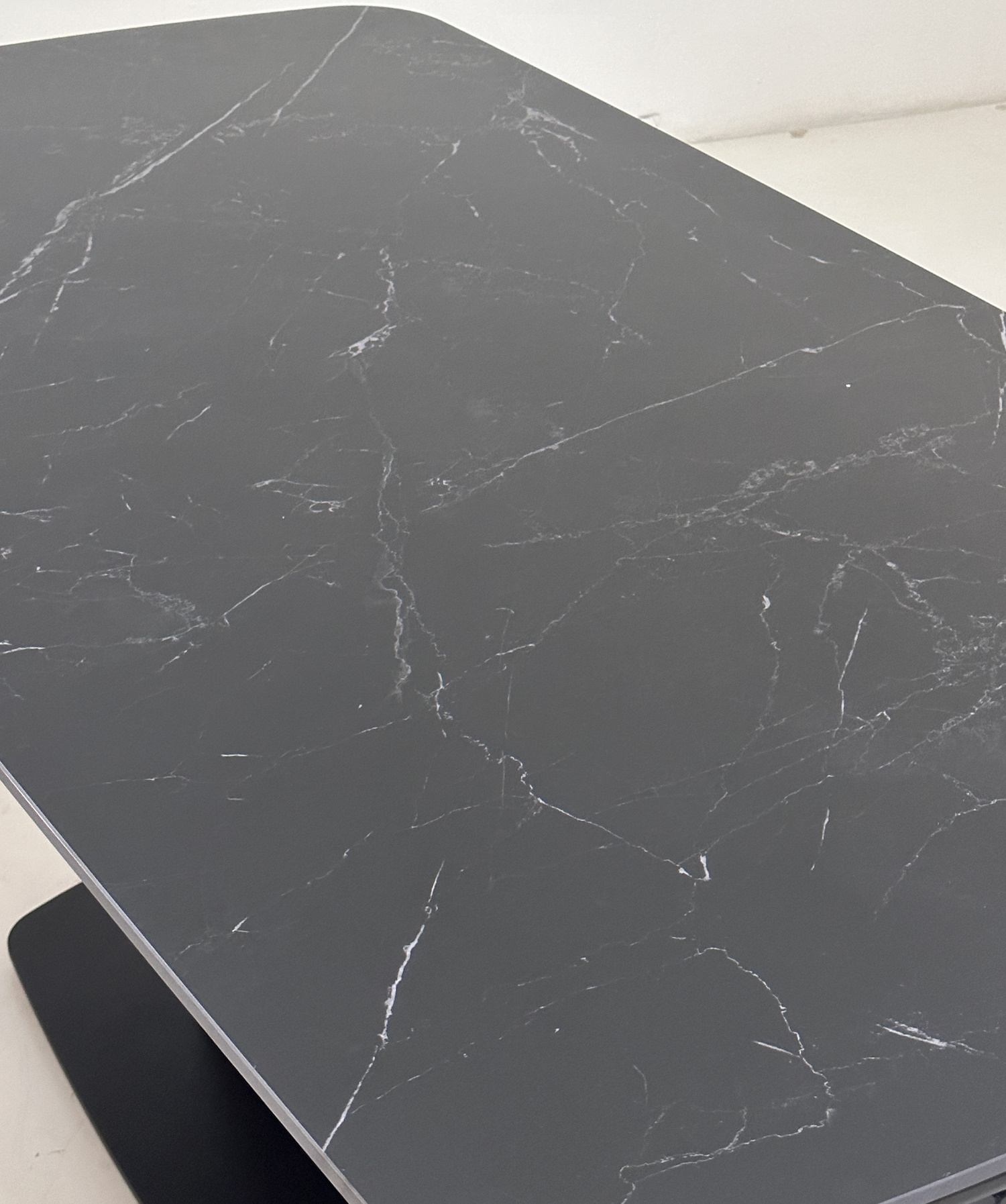 Стол BLANCO 160 MATT BLACK MARBLE SOLID CERAMIC / Орех