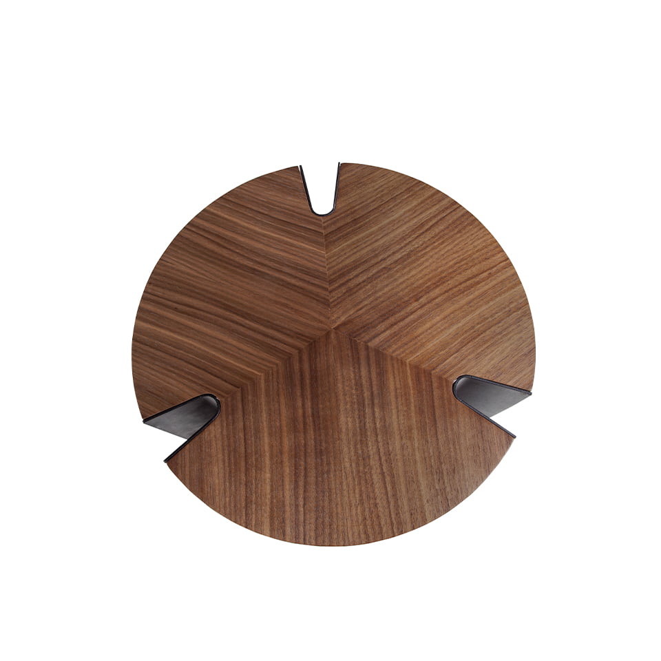 Приставной столик Angel Cerda 2117/MH2206B из орехового дерева и черной стали