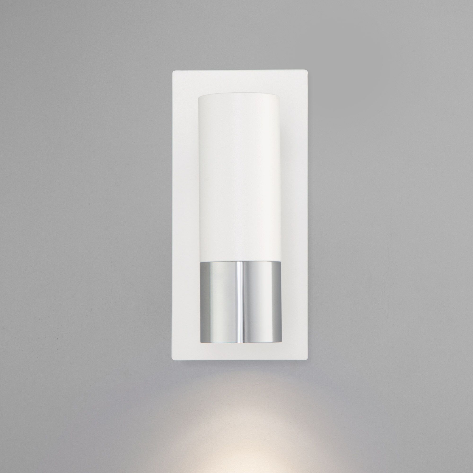 Бра Eurosvet Cast 20142/1 LED белый/хром