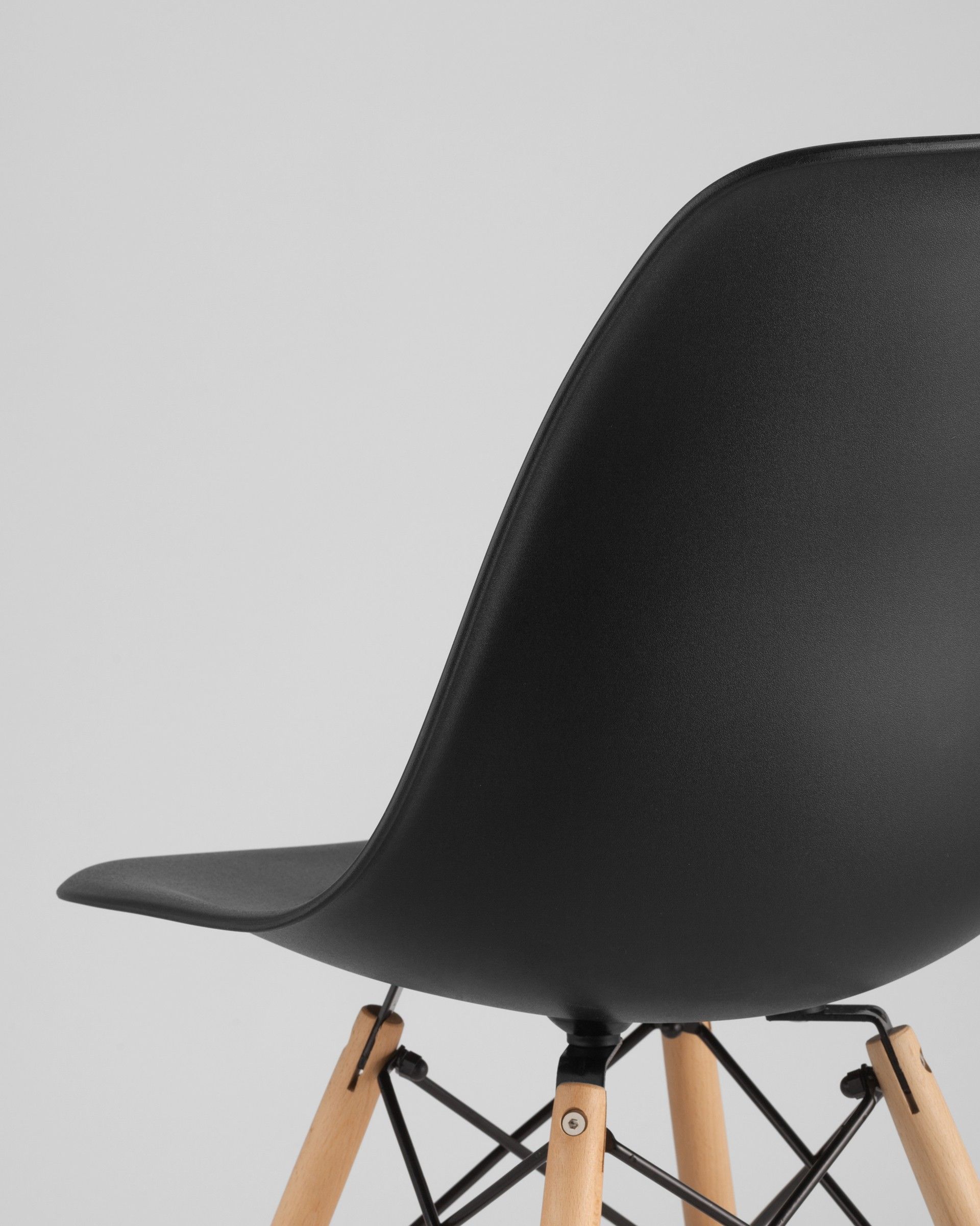 Комплект стульев Eames Style DSW черный x4 шт